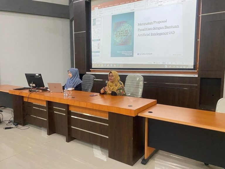 Kuliah Umum “Cara Cerdas Menyusun Proposal Riset dengan Bantuan Artificial Intelligence” oleh Ibu Yuztitya Asmaranti., Ph.D.